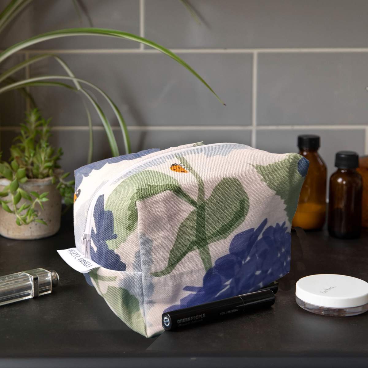 Lorna Syson Hydrangea Wash Bag