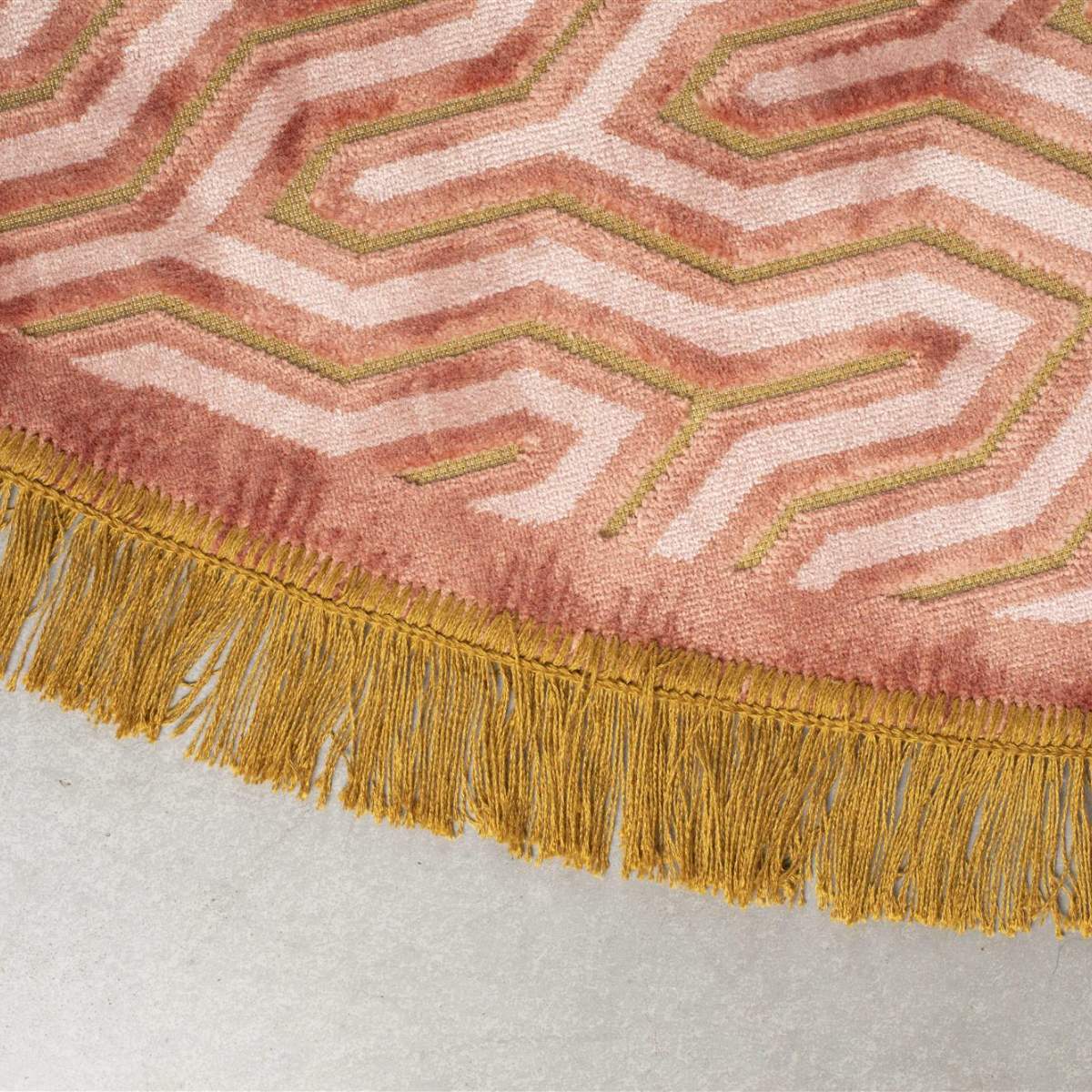 Bold Monkey I Feel So Soft Carpet Round 200 Pink
