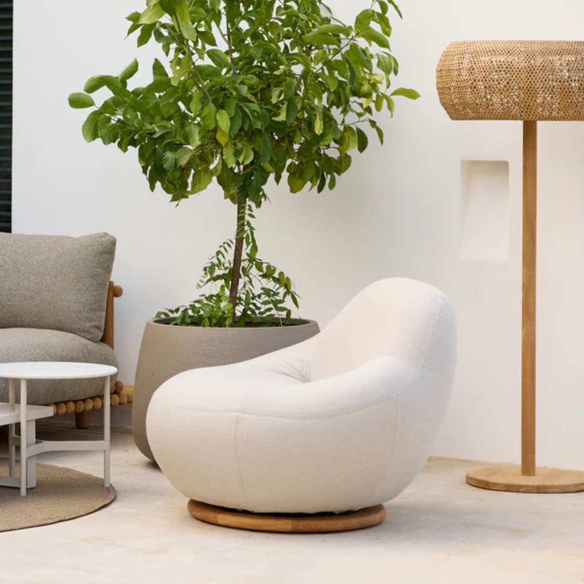 Cane-line Illusion Glow Floor Lamp
