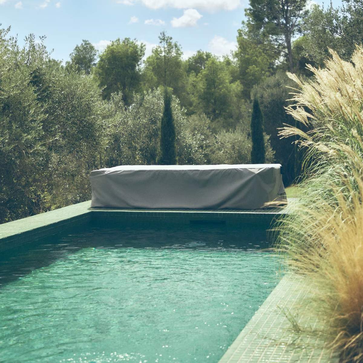 Kave Home Iria protective cover for outdoor furniture max. 75 x 205 cm