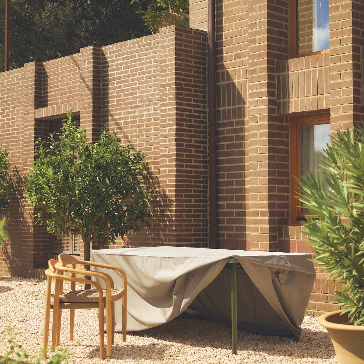 Kave Home Iria protective cover for outdoor furniture max. 210 x 110 cm