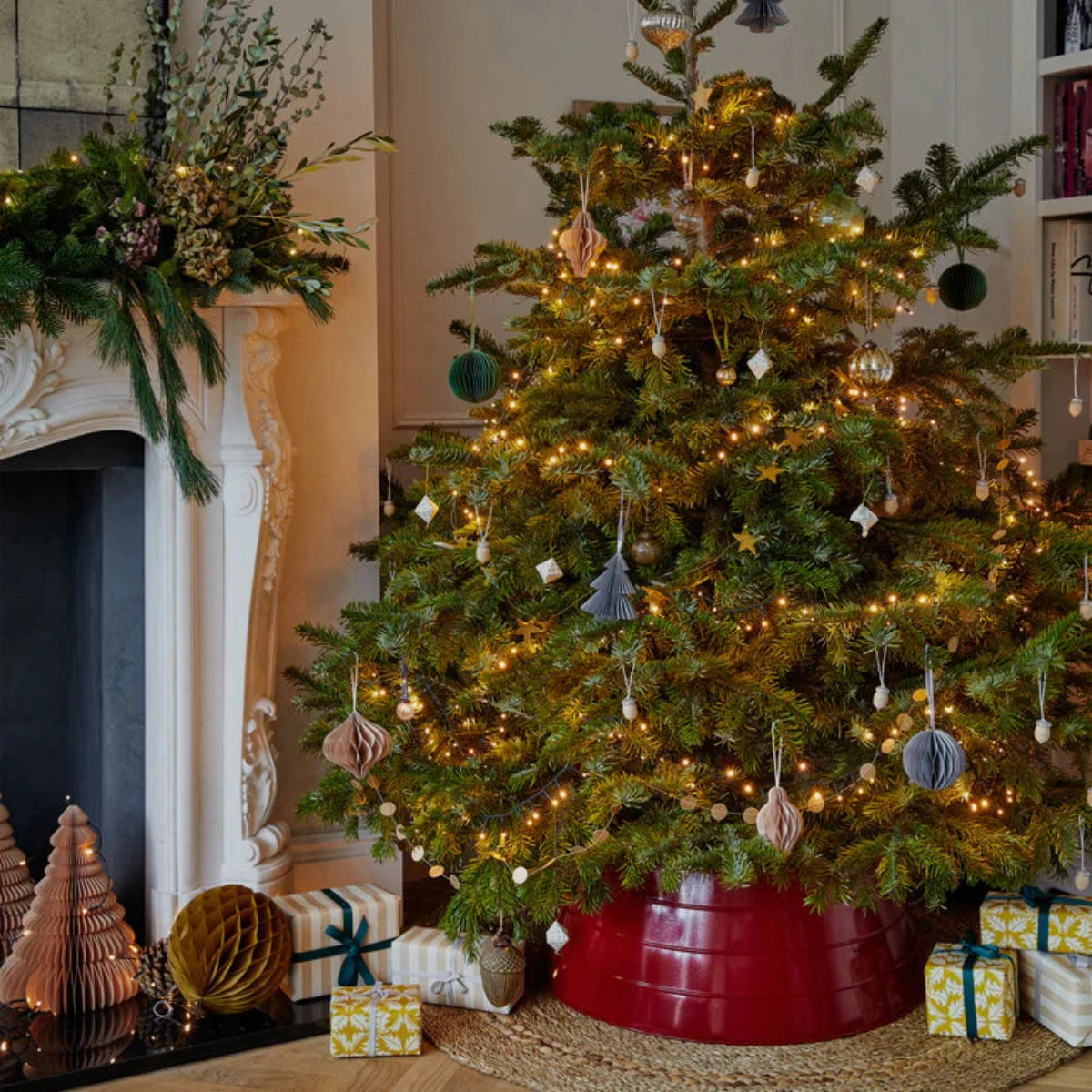 Ivyline Metal Christmas Tree Skirt Bordeaux