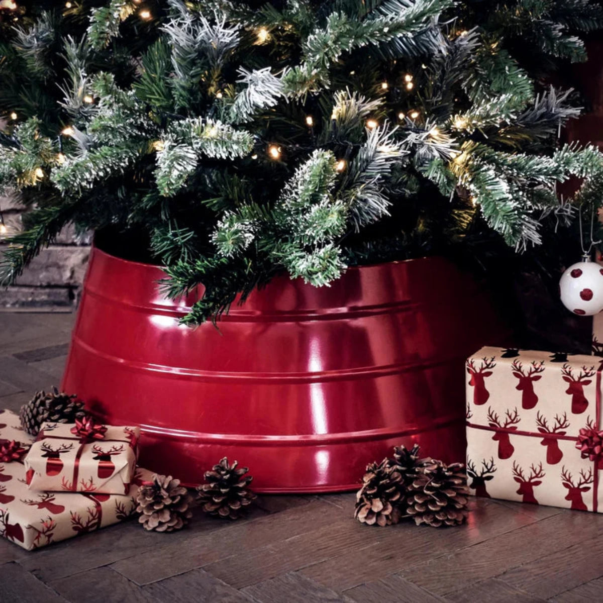 Ivyline Metal Christmas Tree Skirt Bordeaux