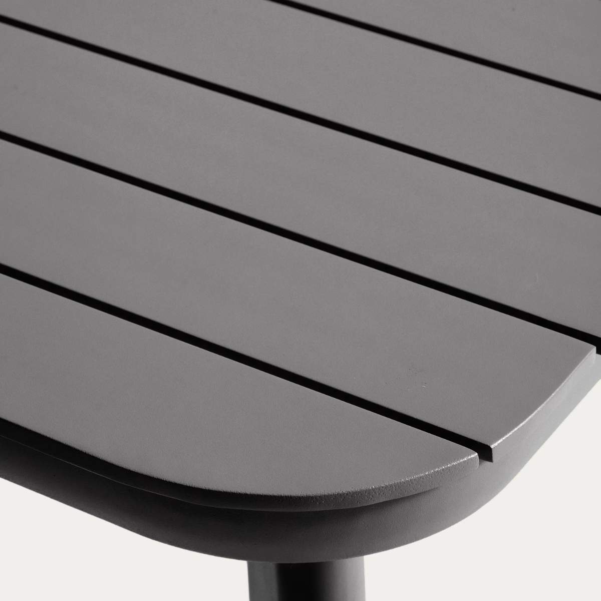 Kave Home Izola extendable outdoor table in aluminium with green finish 220 (280) x 100cm