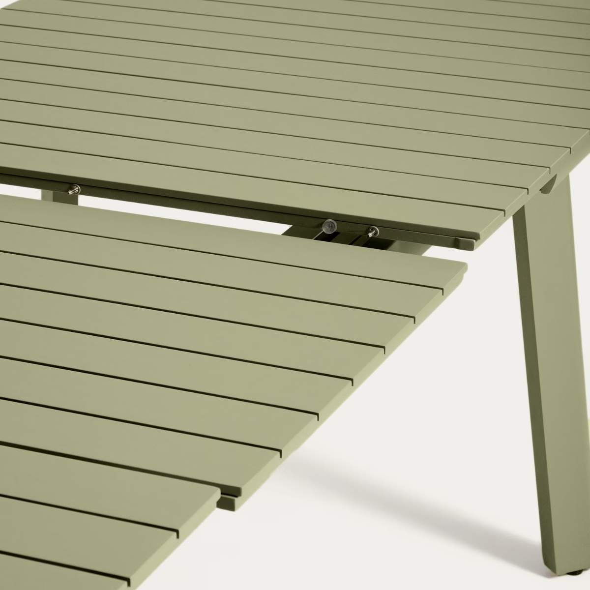 Kave Home Izola extendable outdoor table in aluminium with green finish 220 (280) x 100cm