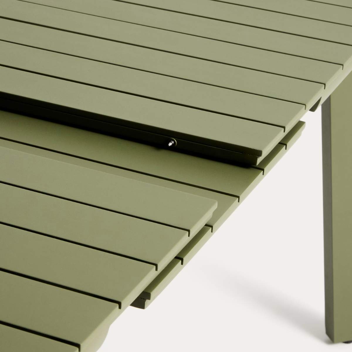 Kave Home Izola extendable outdoor table in aluminium with green finish 185 (235) x 100cm