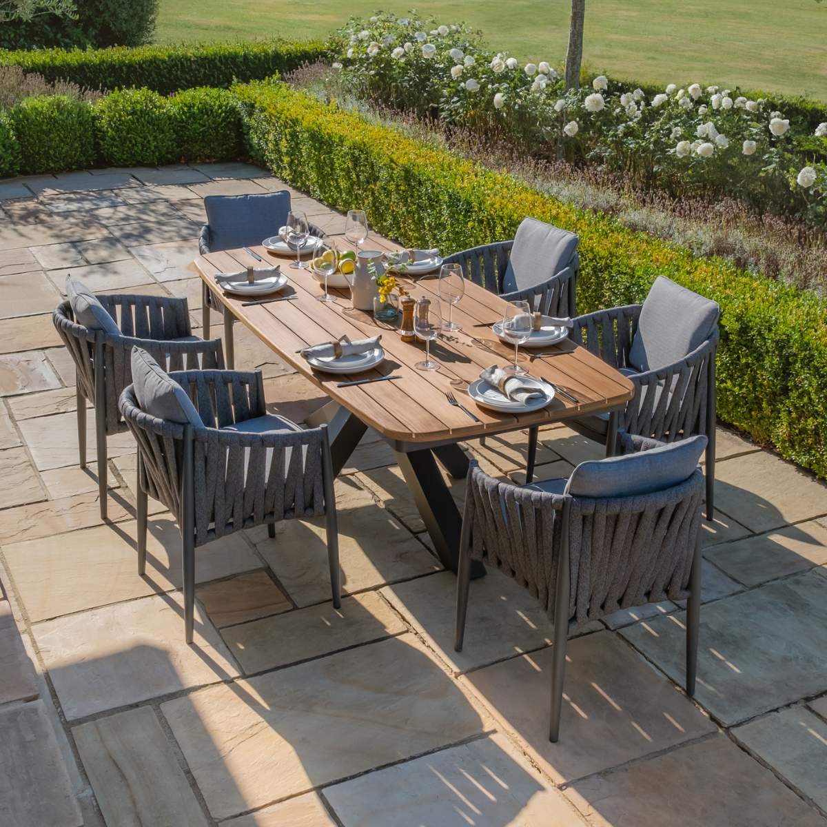 Maze - Jakarta Teak 6-8 Seat Oval Dining Table