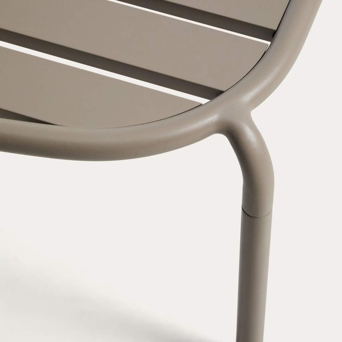Kave Home Joncols outdoor coffee table in aluminium with taupe painted finish Ø 113 x 65cm