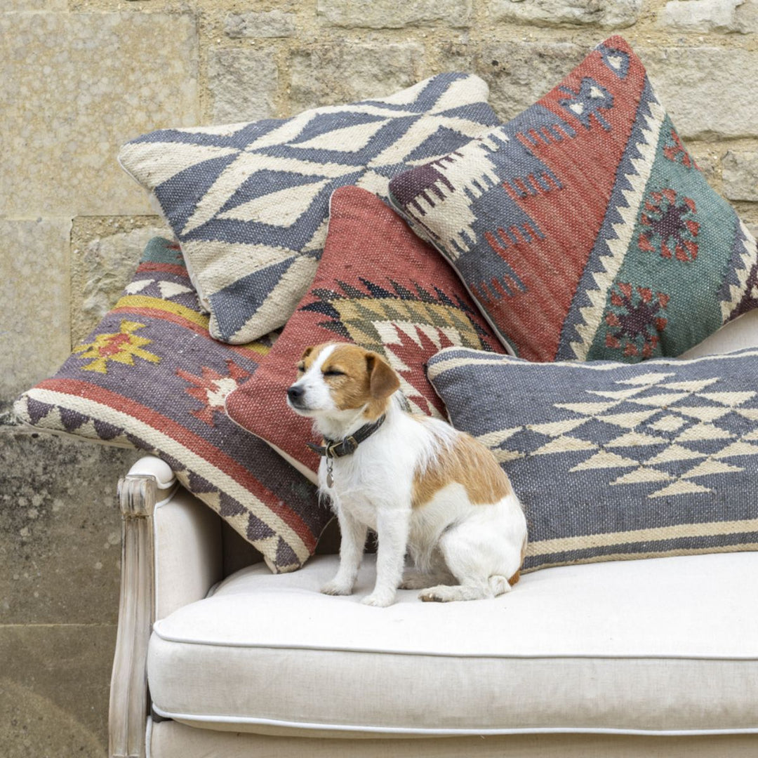 Grand Illusions Jute Cushion Sarika
