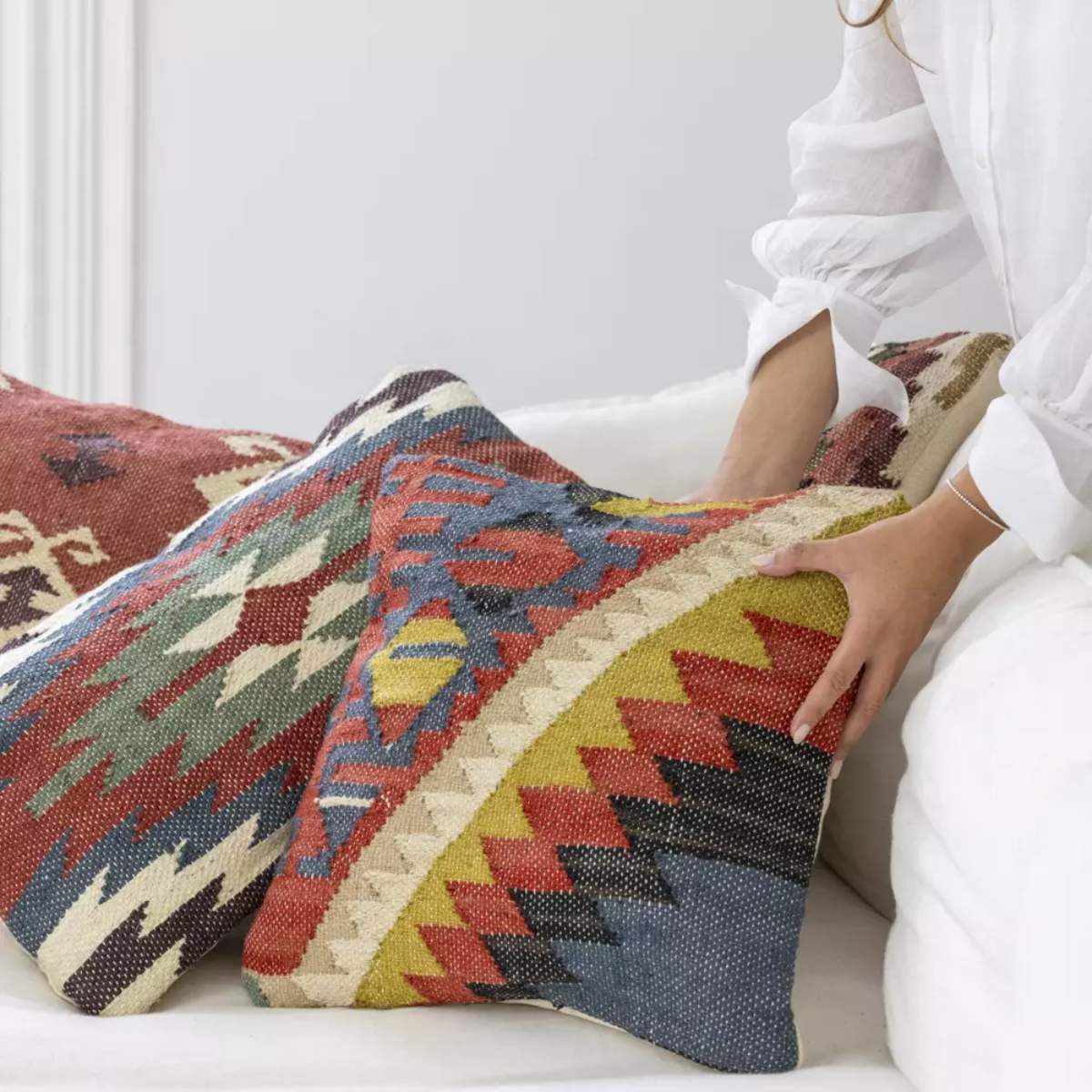 Grand Illusions Jute Cushion Vango