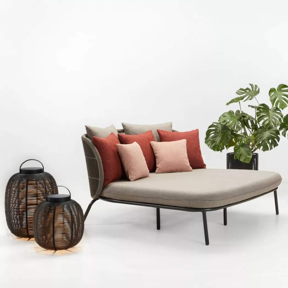 Vincent Shepherd Kodo Daybed Carbon Beige Cushion Combination