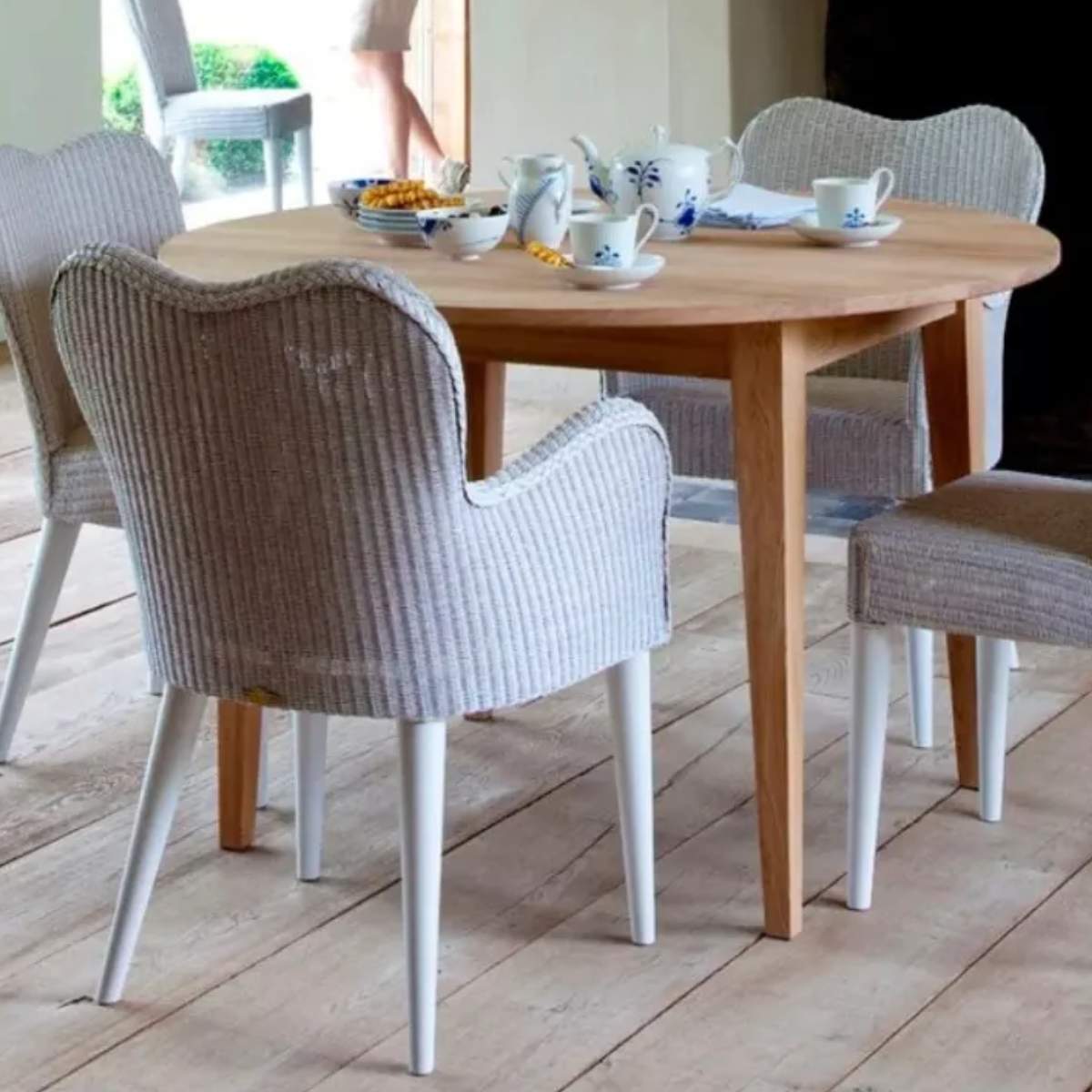 Vincent Shepherd LILLE Oval Extending Oak Dining Table 120 - 220cm