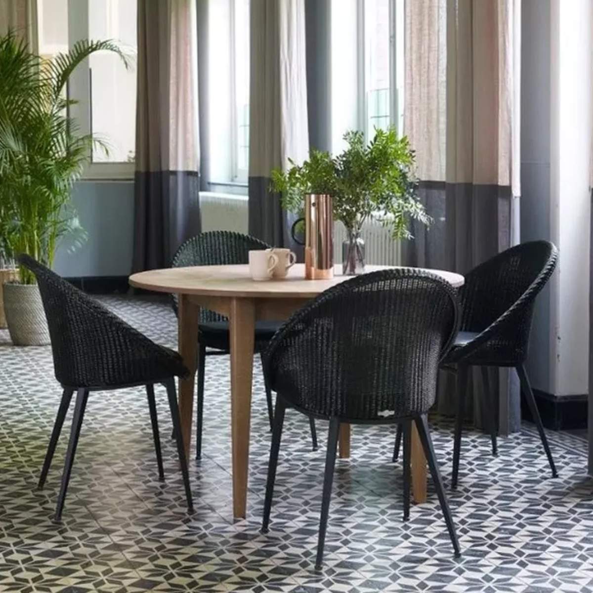 Vincent Shepherd LILLE Oval Extending Oak Dining Table 120 - 220cm