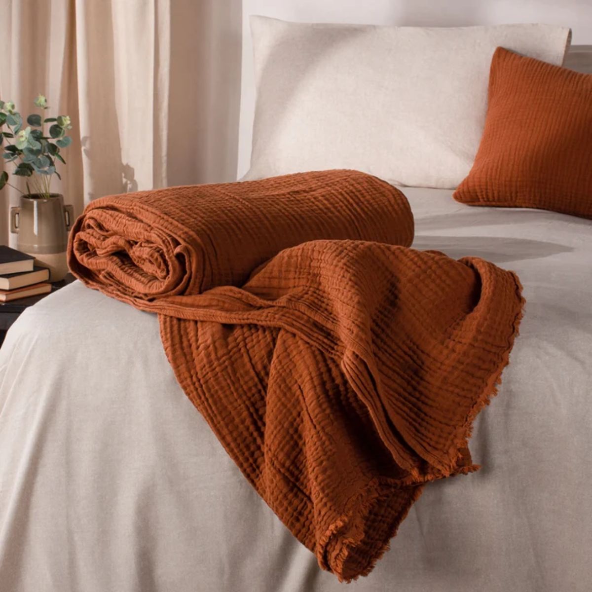 Riva Home Lark Muslin Cotton Throw Pecan