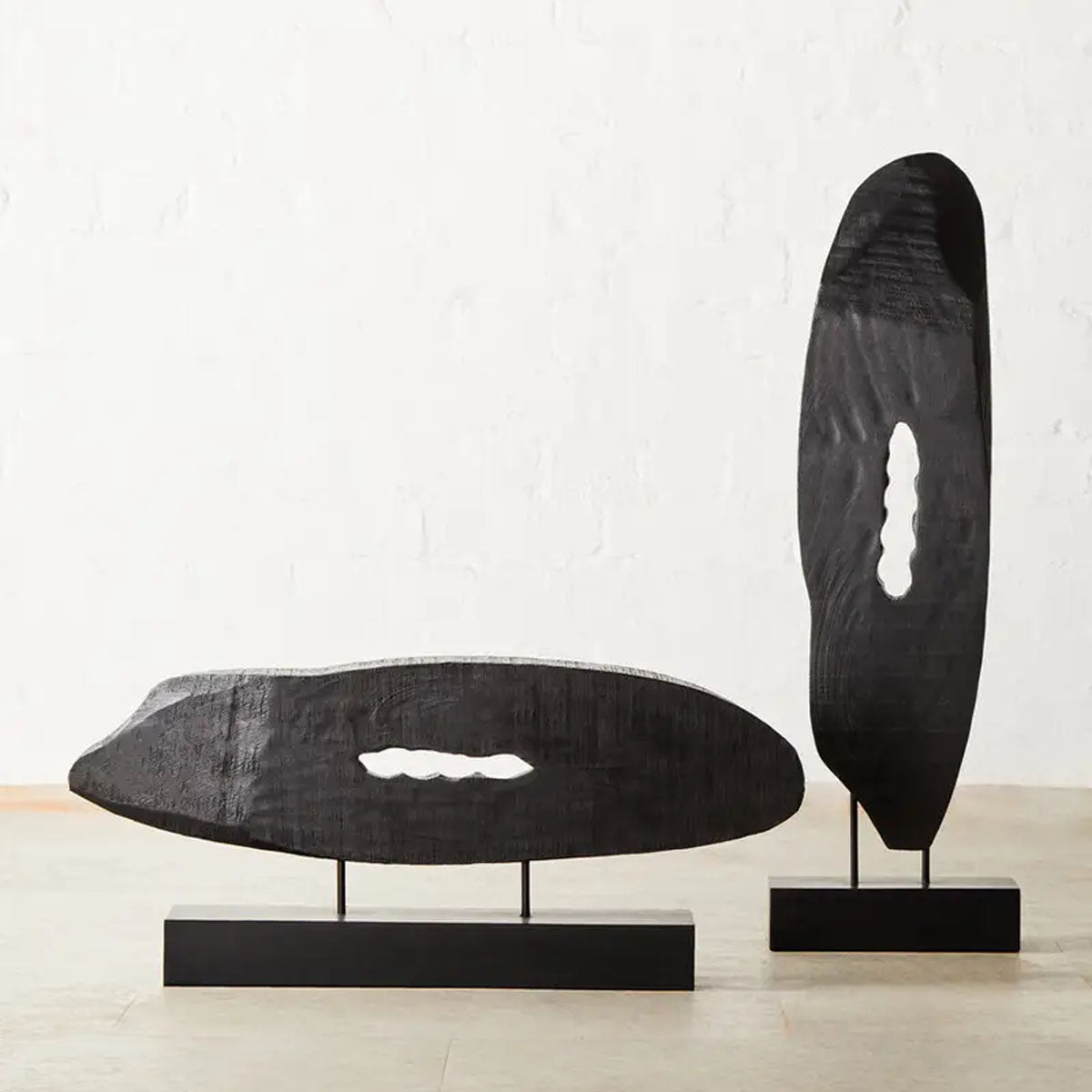 Beaumonde Home Fidel Rustic Black Horizontal Mango Wood Slice Sculpture