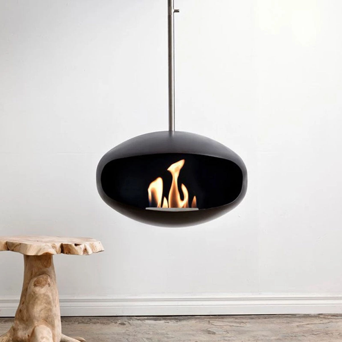 Cocoon Fires Aeris - Black with a Steel Pole