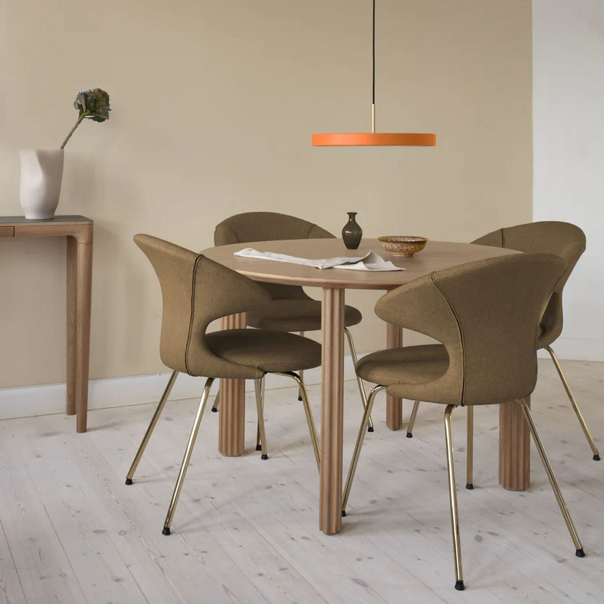 Umage Comfort Circle Table