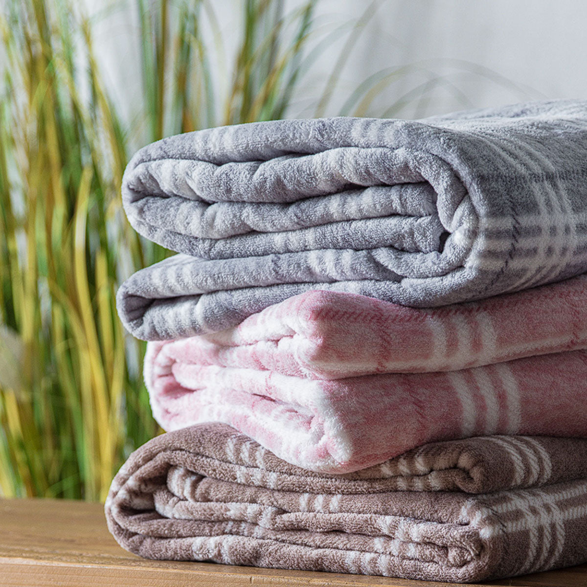 Gallery Direct Checkmate Rolled Fleece