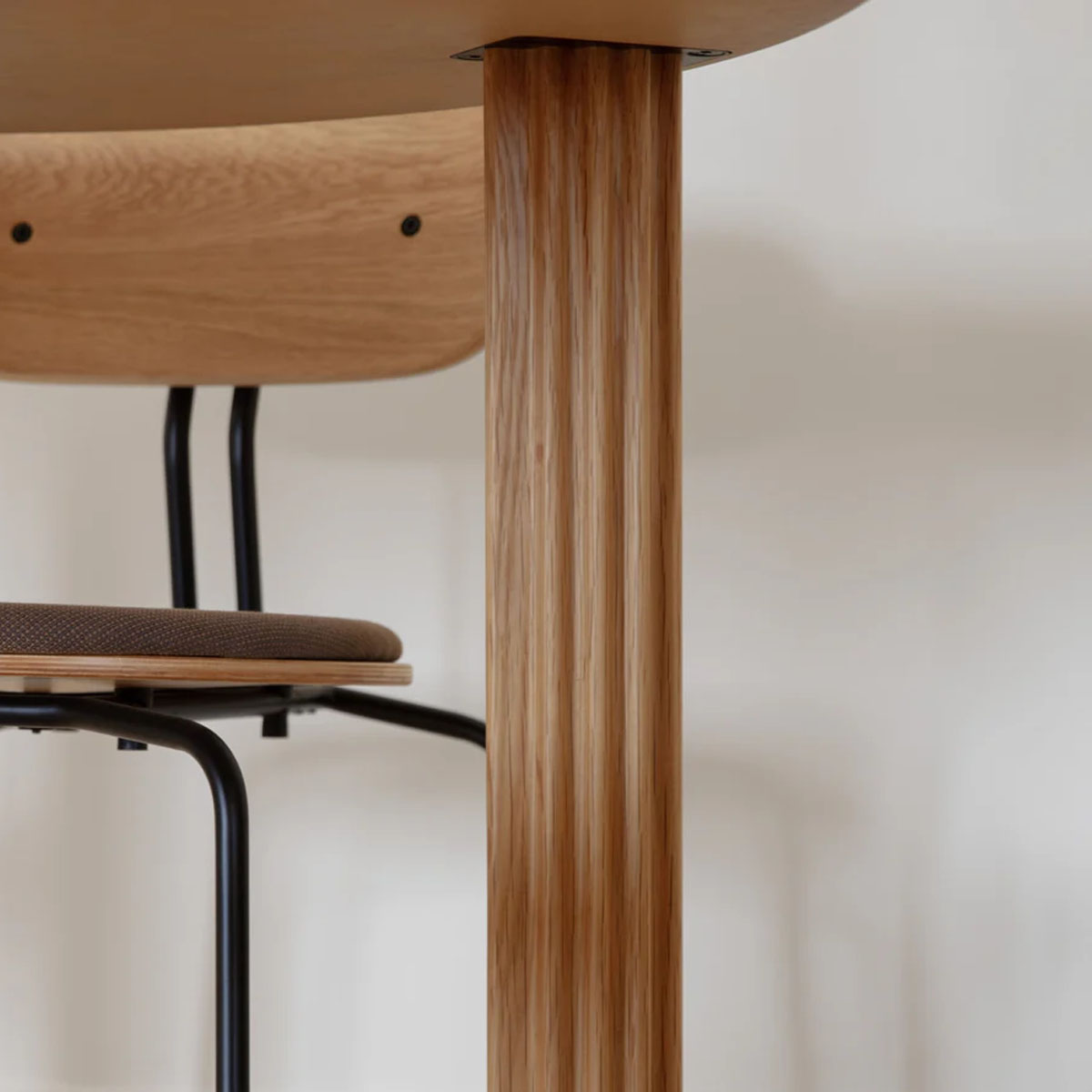 Umage Comfort Circle Table