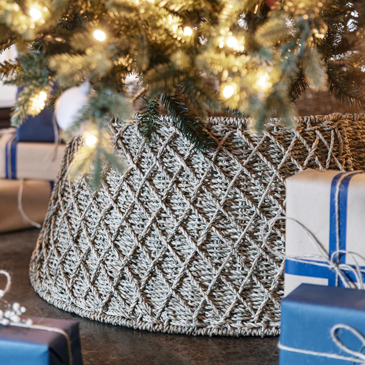Ivyline Round Foldable White Tree Skirt