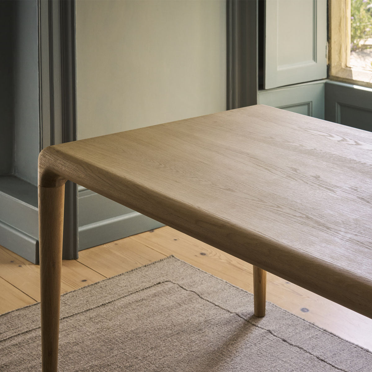 Garden Trading Ellwood Dining Table