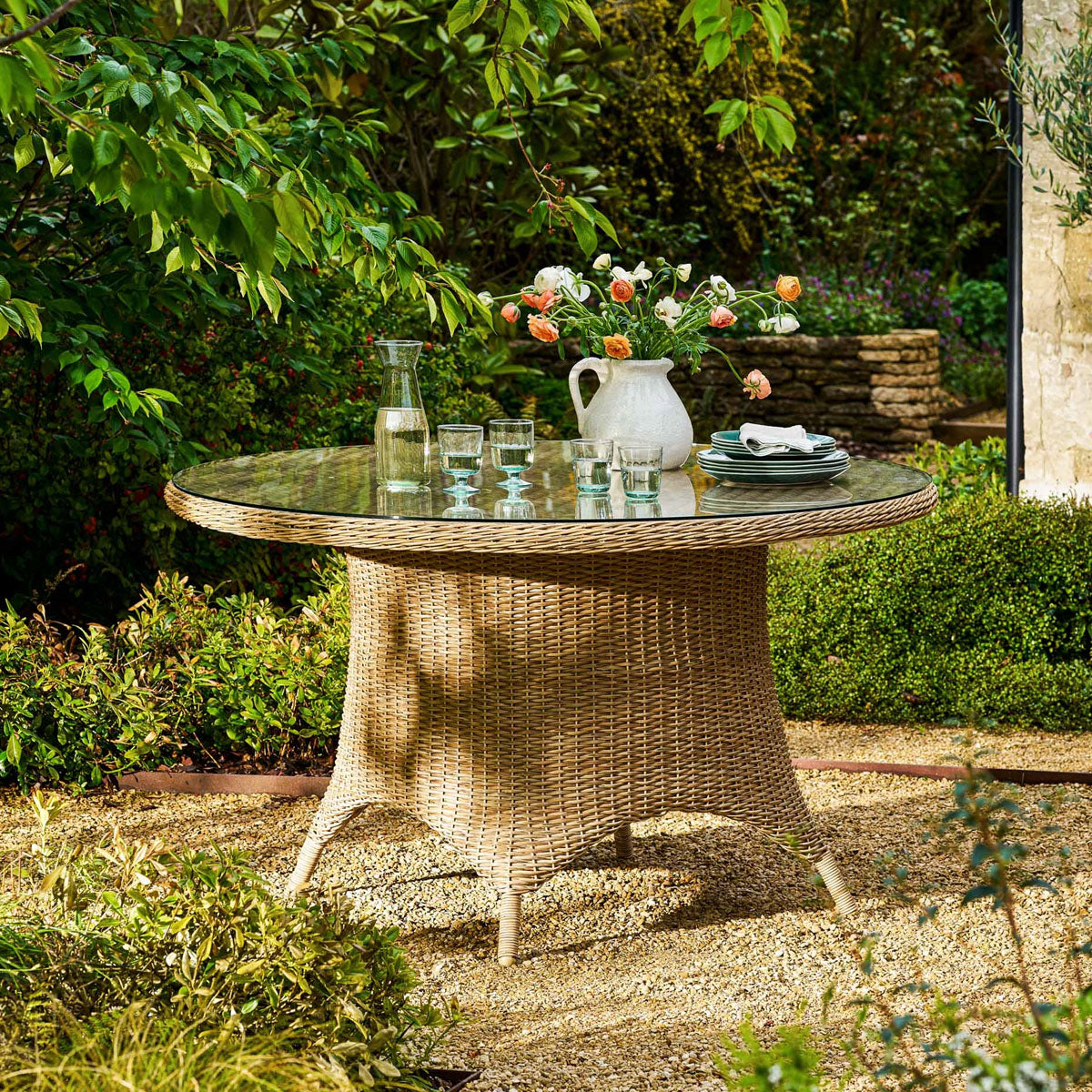 Garden Trading Brayford Round Dining Set Large Natural