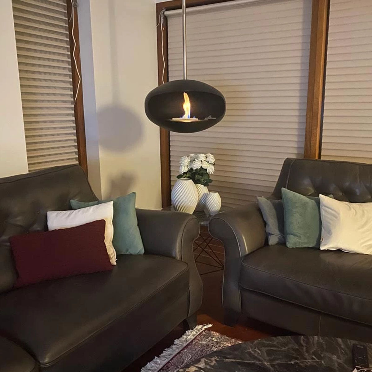 Cocoon Fires Aeris - Black with a Steel Pole