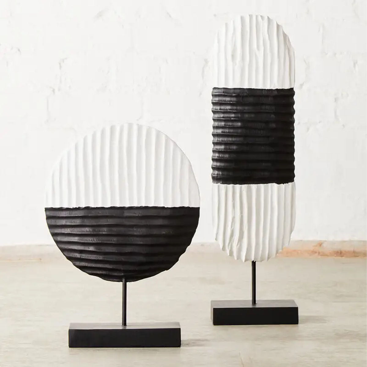 Beaumonde Home Fidel Black and White Mango Wood Oblong Sculpture