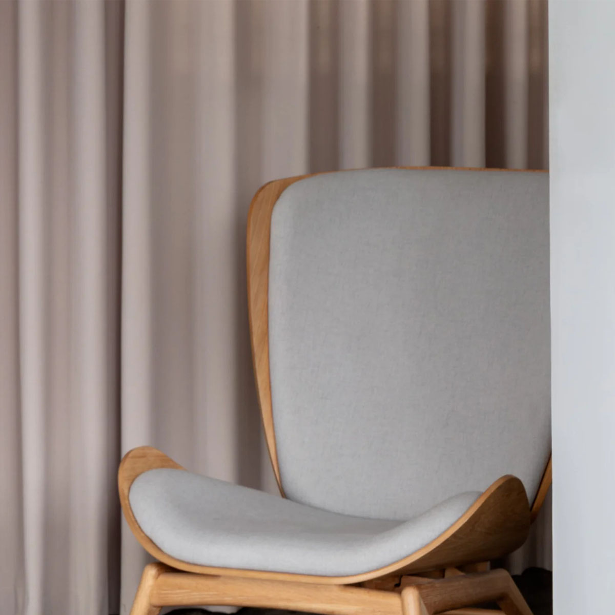 Umage The Reader Wing Chair