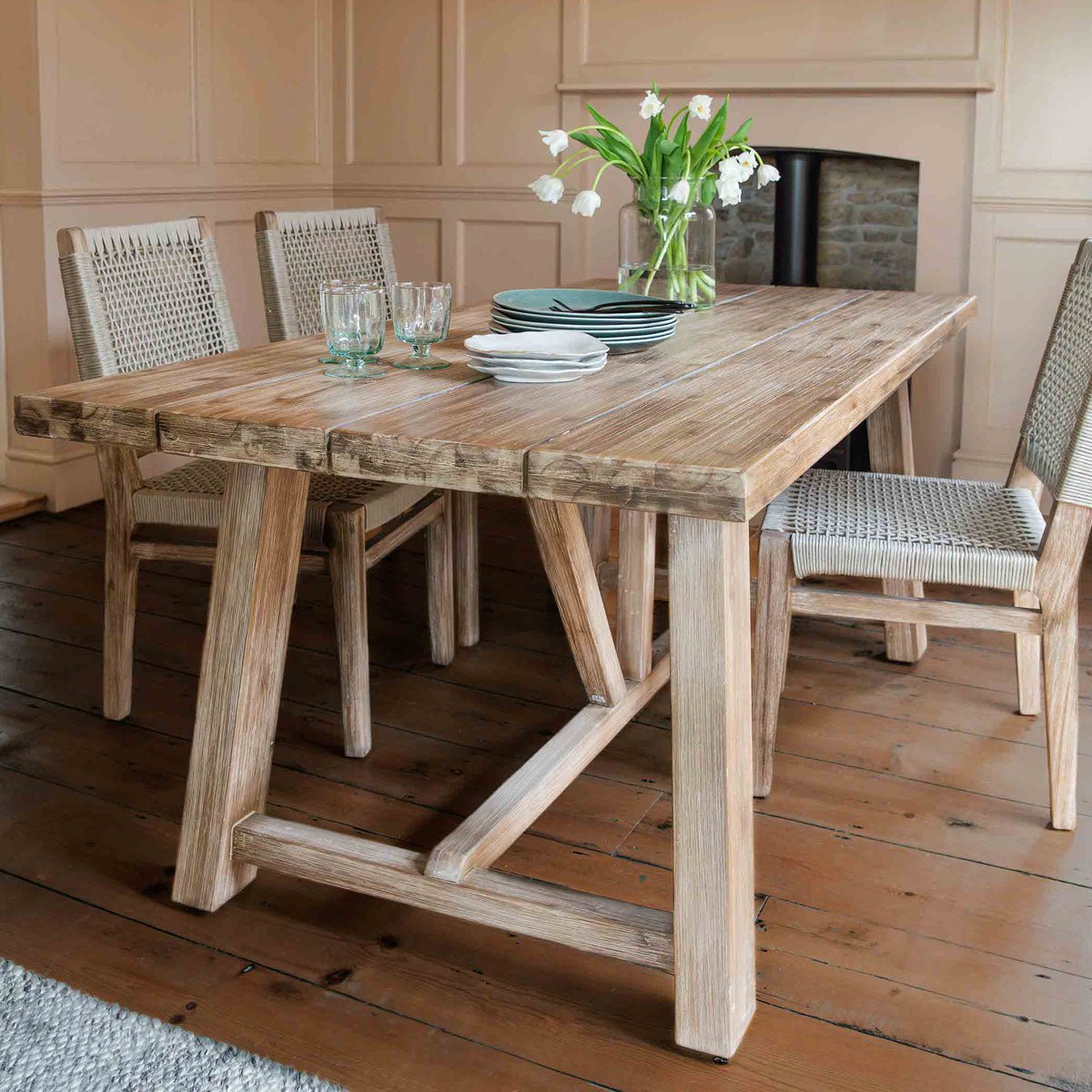 Garden Trading Chilford Solid Wood Dining Table Small