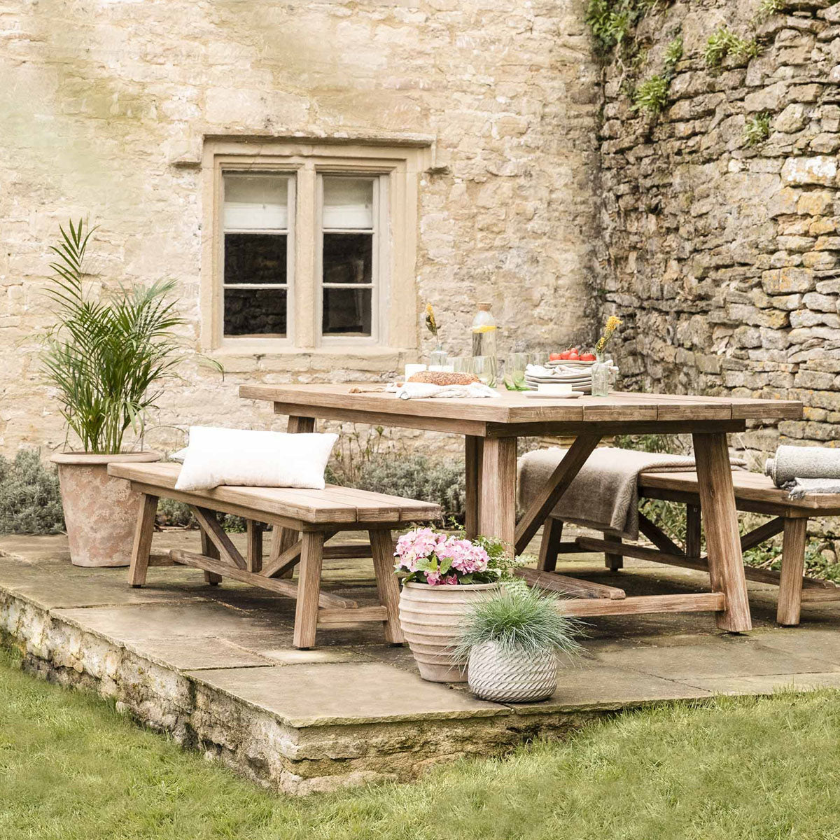 Garden Trading Chilford Solid Wood Table & Bench Set Large