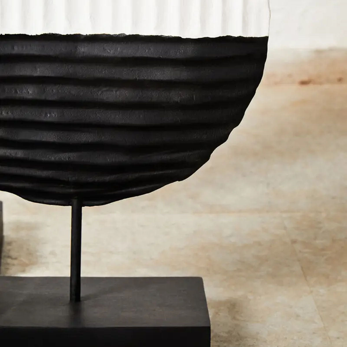 Beaumonde Home Fidel Black and White Mango Wood Round Sculpture