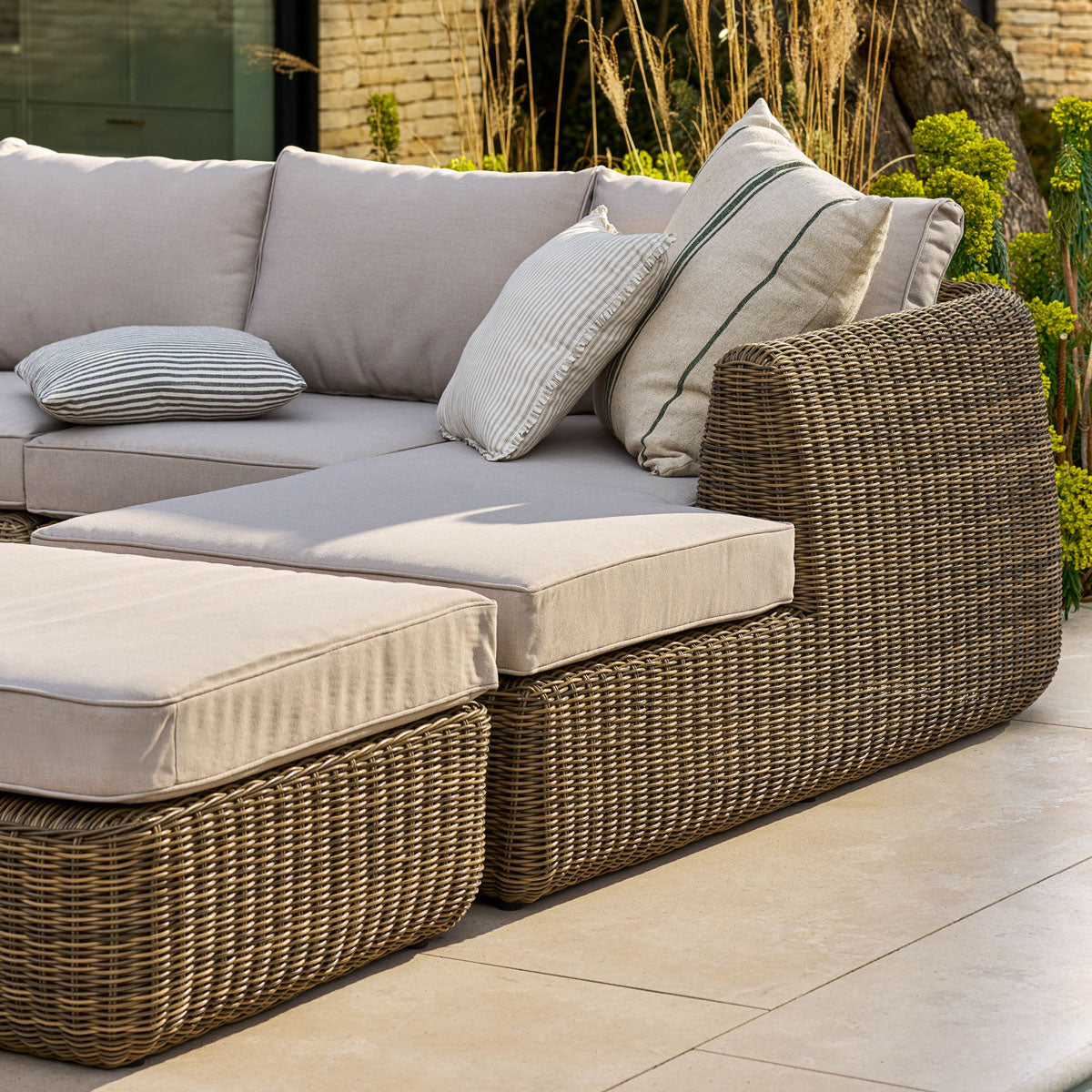 Garden Trading Skala Corner Sofa Set Dark Rattan