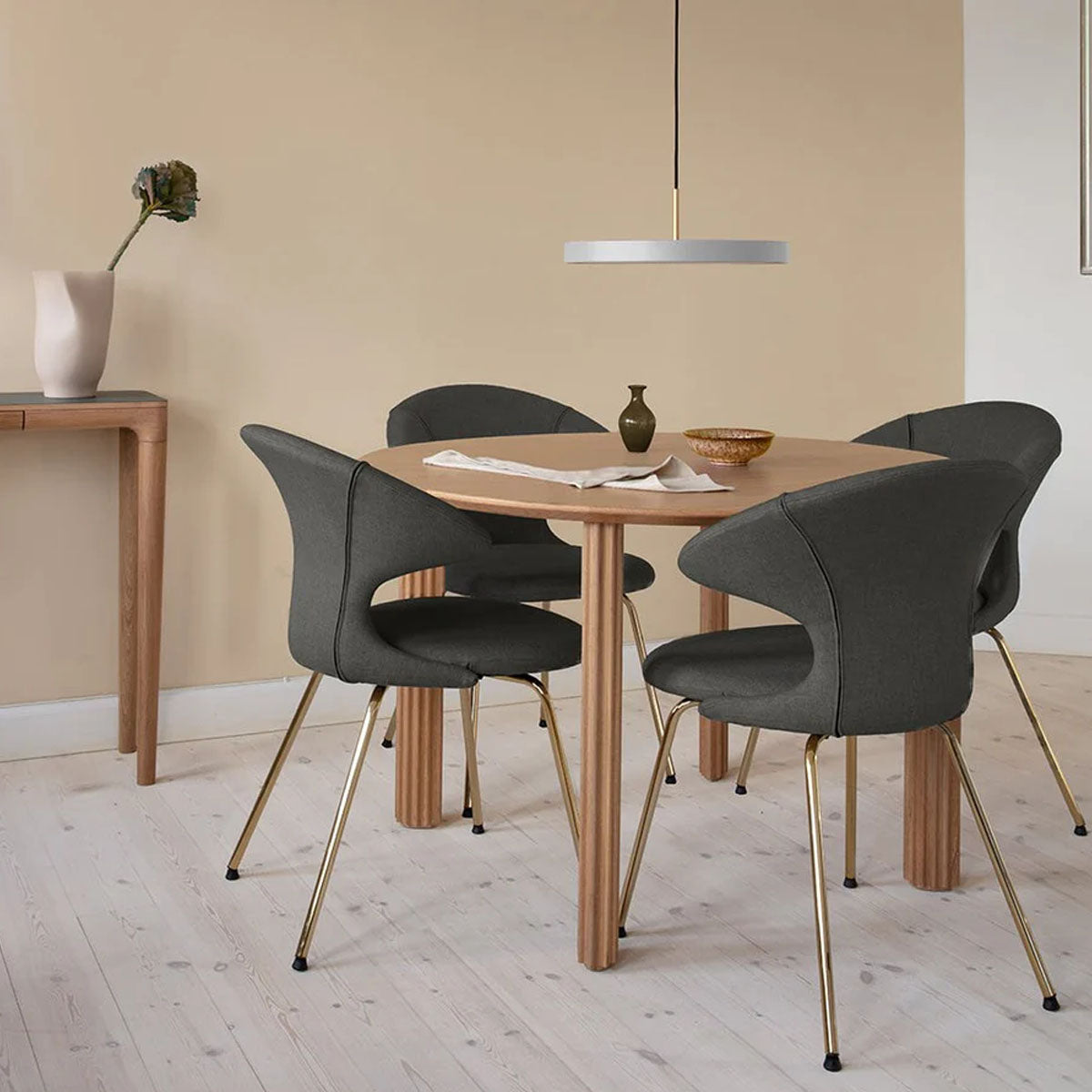 Umage Comfort Circle Table