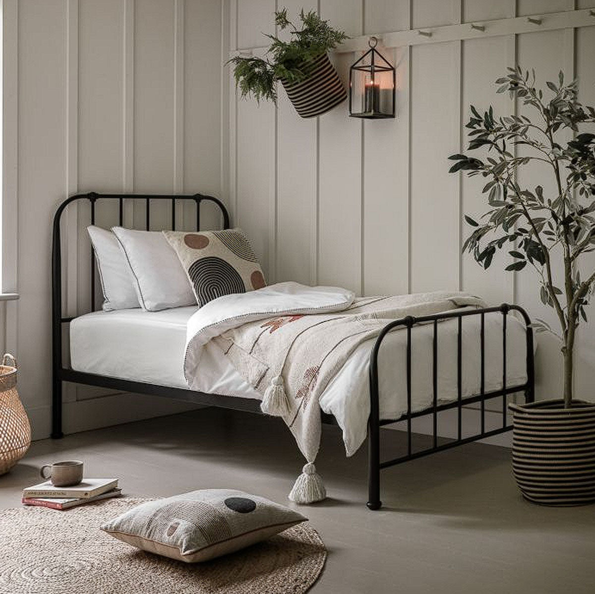 Gallery Direct Loughton Bedstead