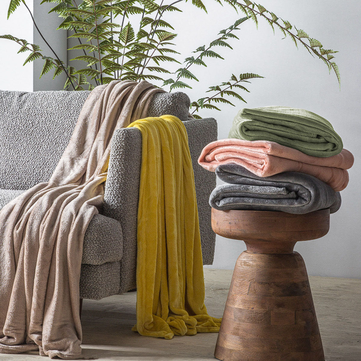 Gallery Direct Rolled Flannel Fleece