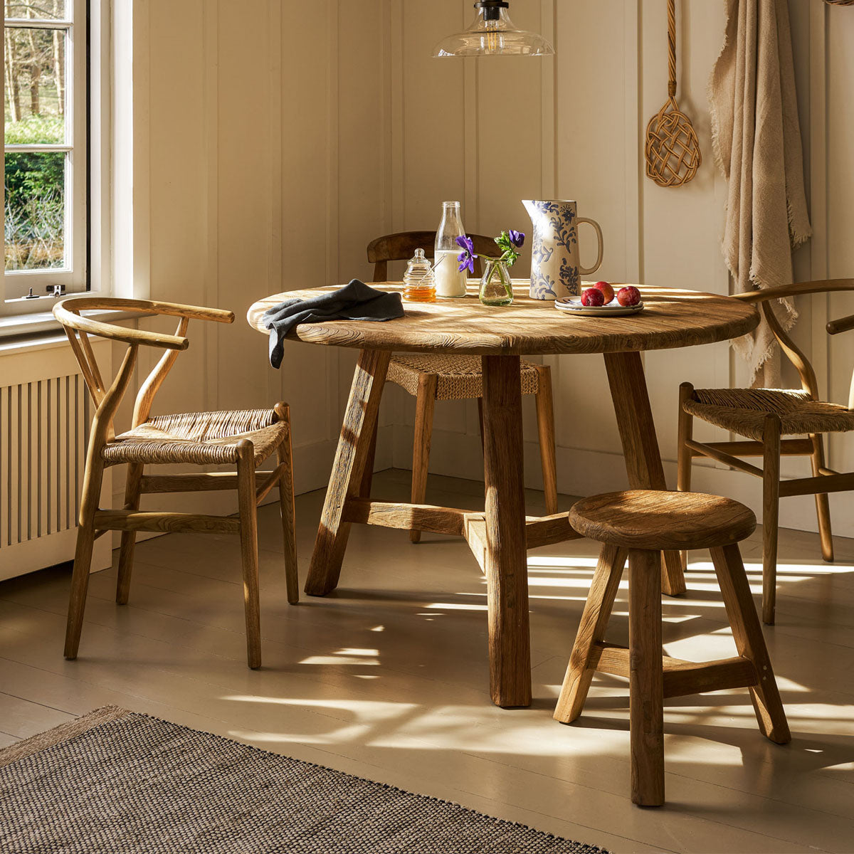 Garden Trading Hawthorne Round Dining Table Natural