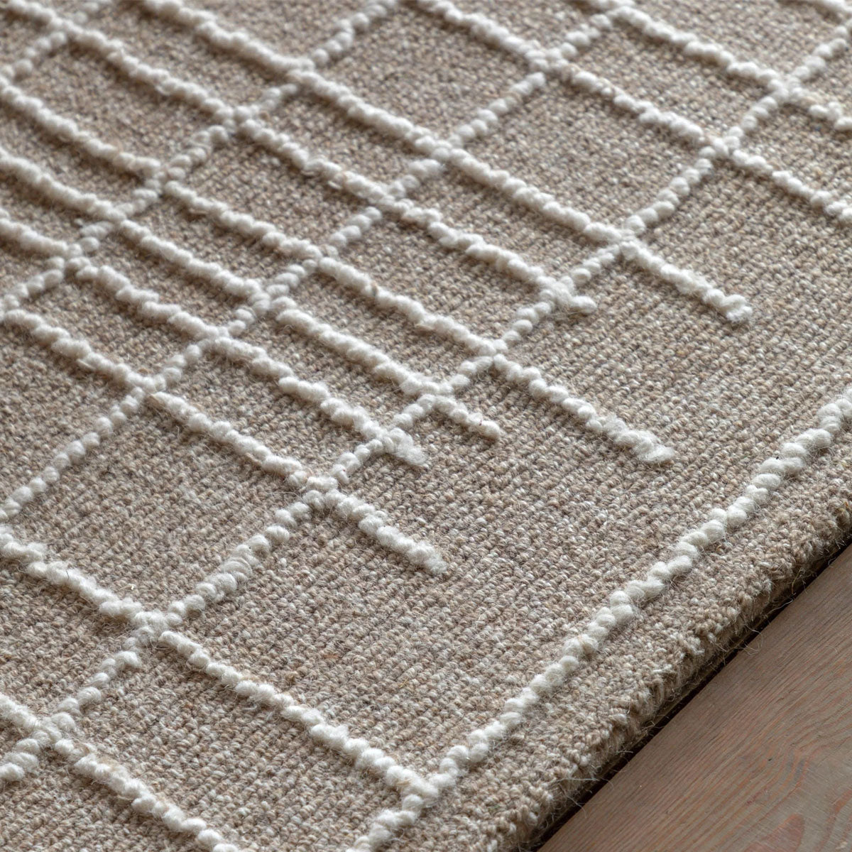 Gallery Direct Elmira Tufted Linear Rug