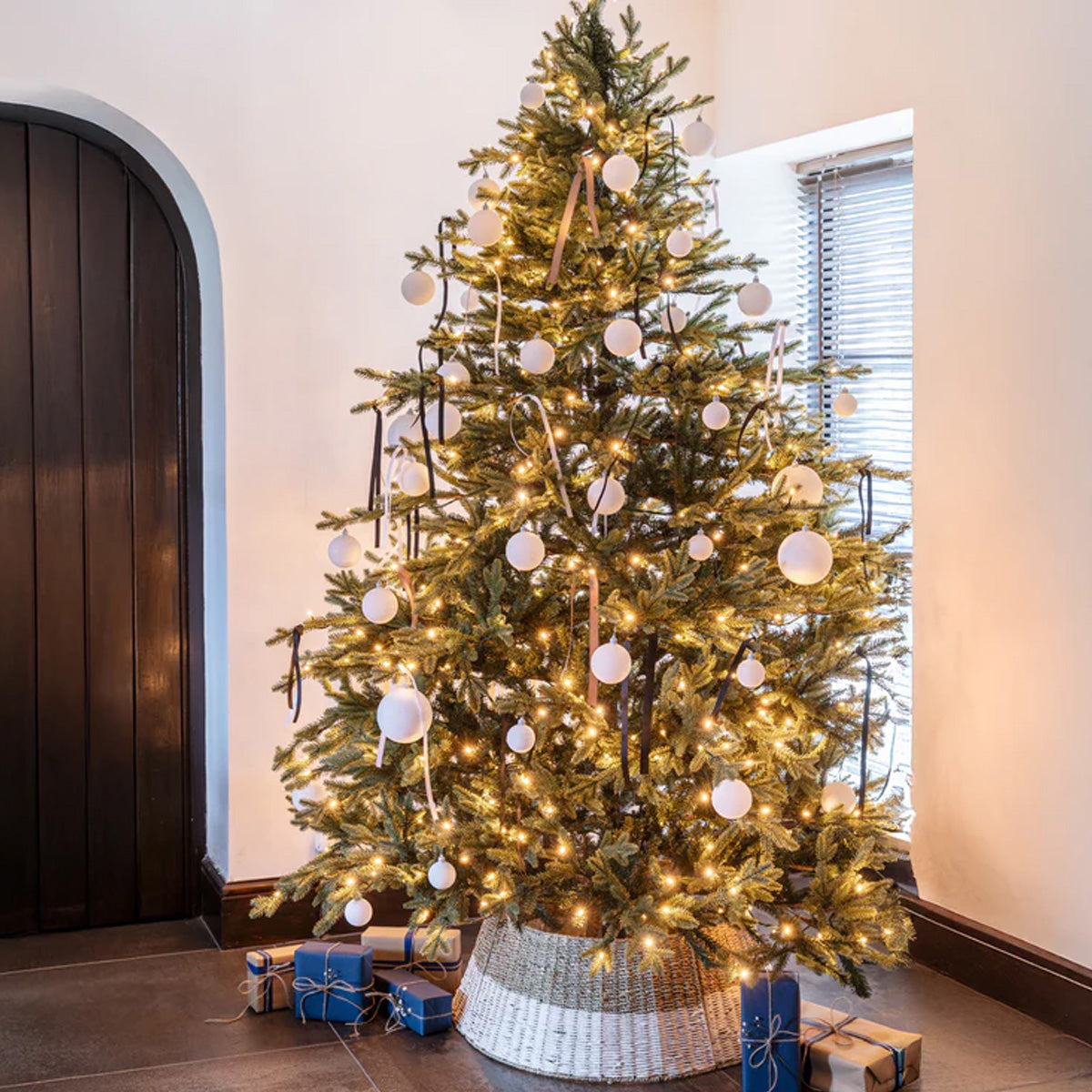 Ivyline Round Foldable White Tree Skirt