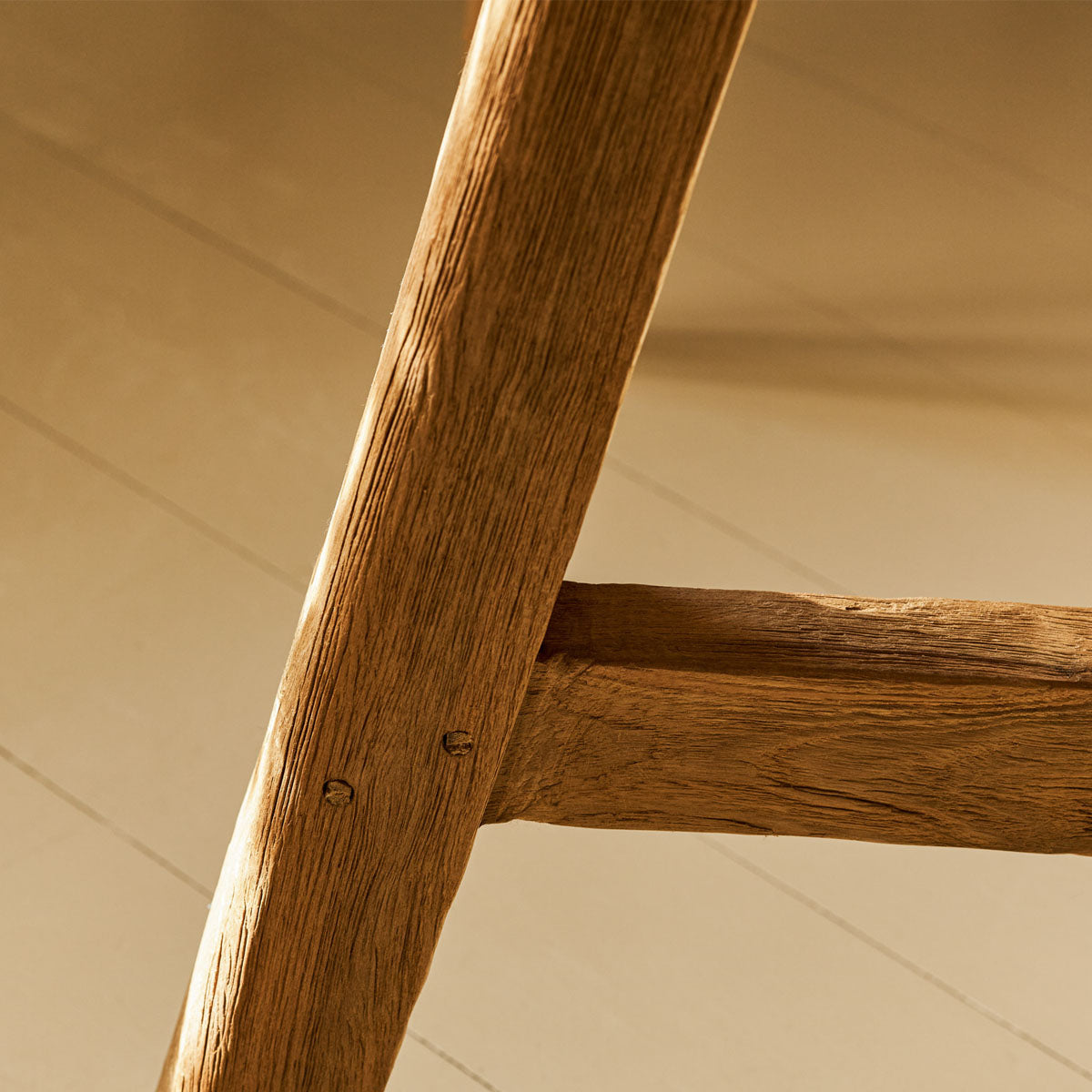 Garden Trading Hawthorne Round Dining Table Natural