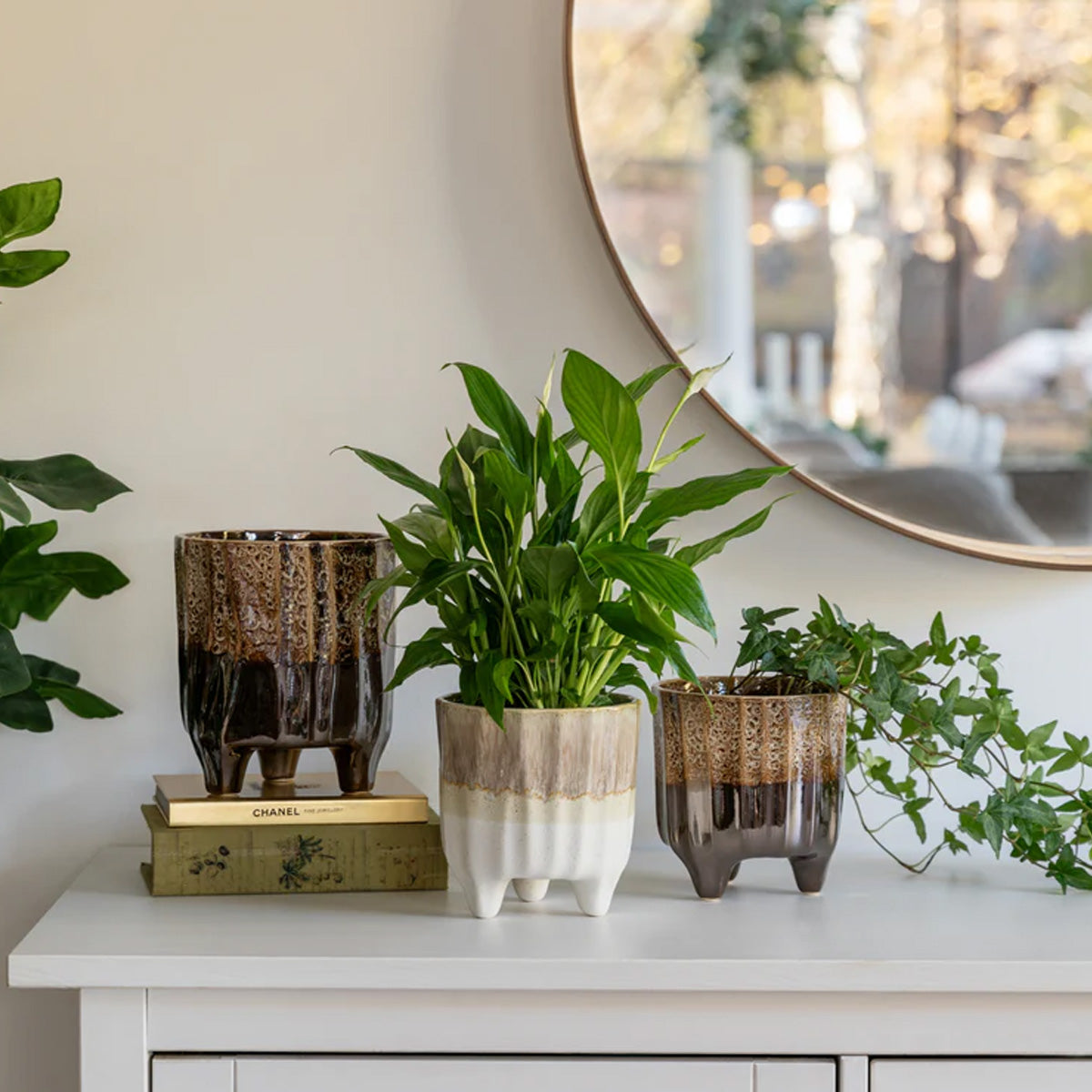 Ivyline Neve Neutral 3 Leg Planter