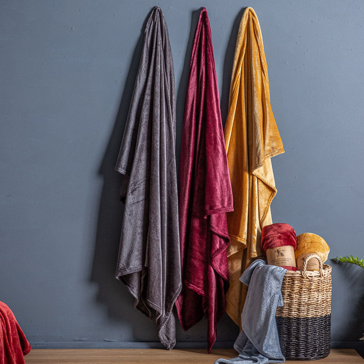 Gallery Direct Rolled Flannel Fleece
