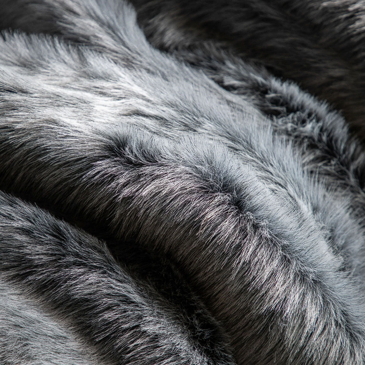 Gallery Direct Alaskan Faux Fur Throw Premium