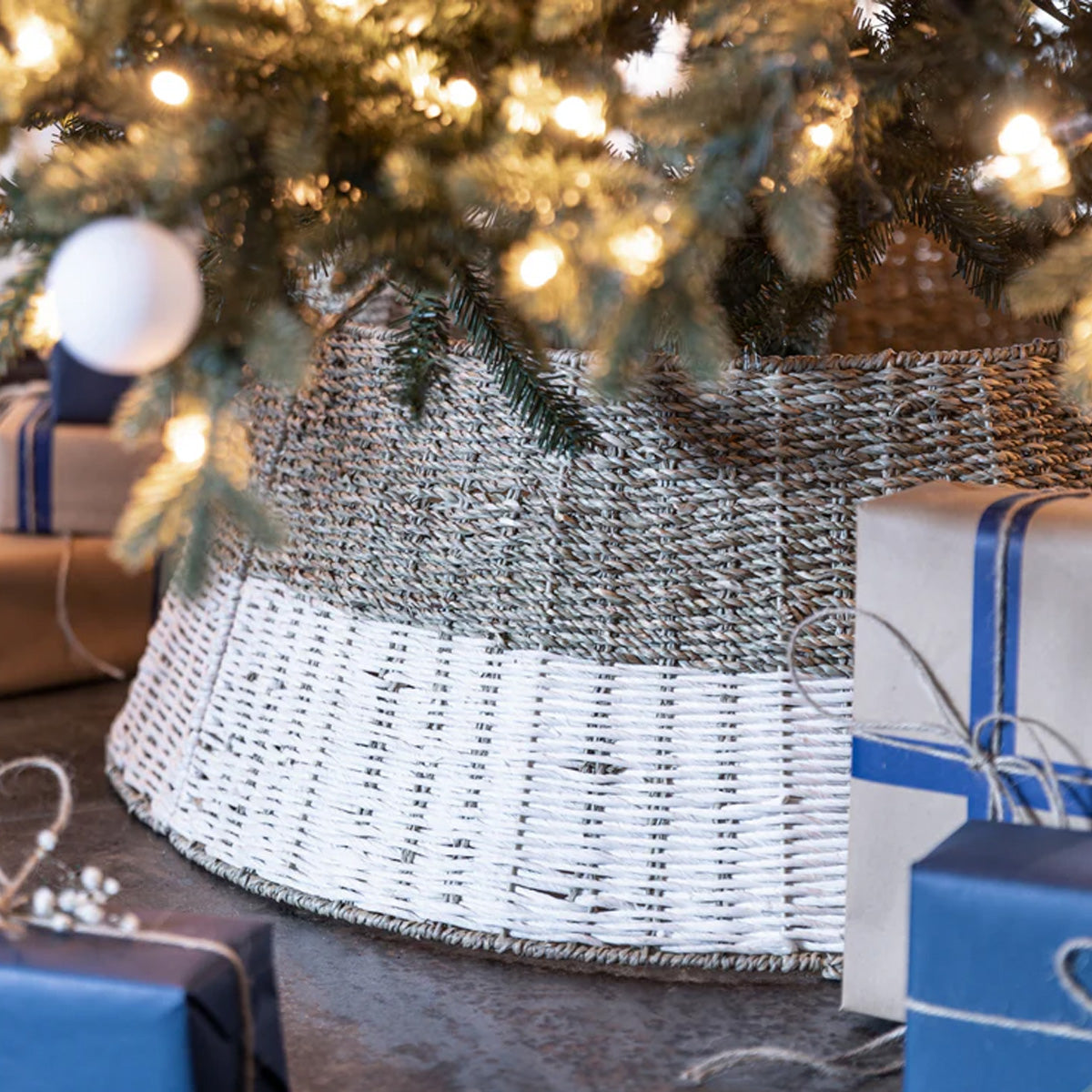 Ivyline Round Foldable White Tree Skirt
