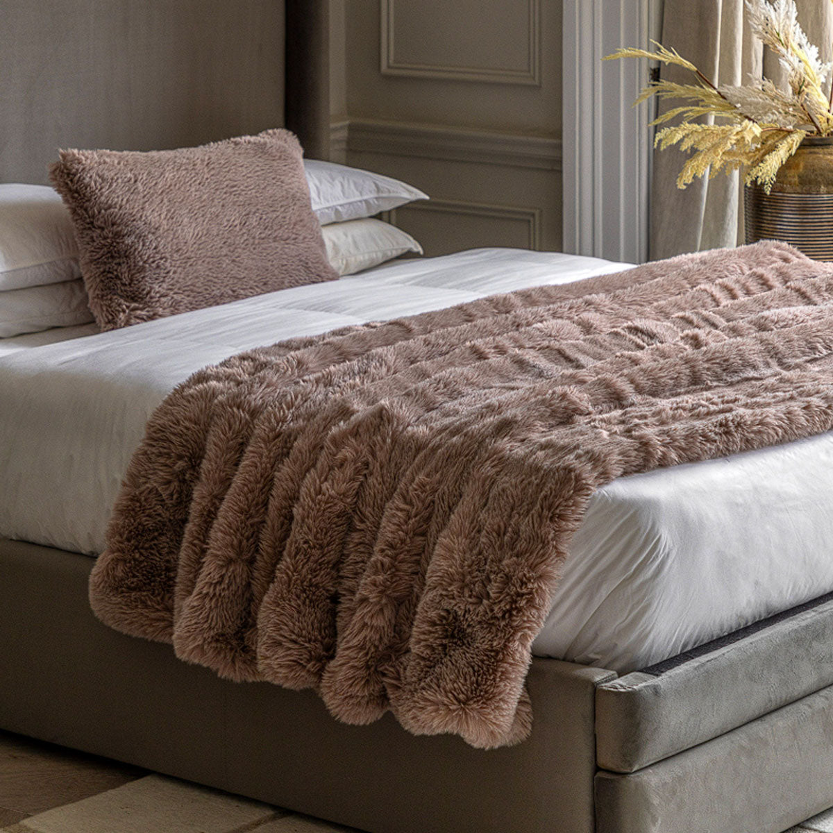 Gallery Direct Juniper Faux Fur Throw