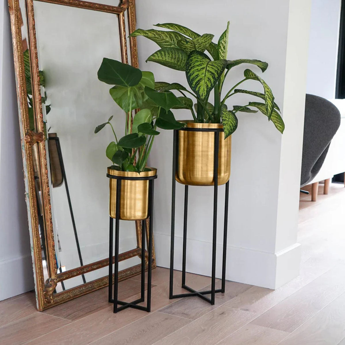 Ivyline Calla Planter Stand