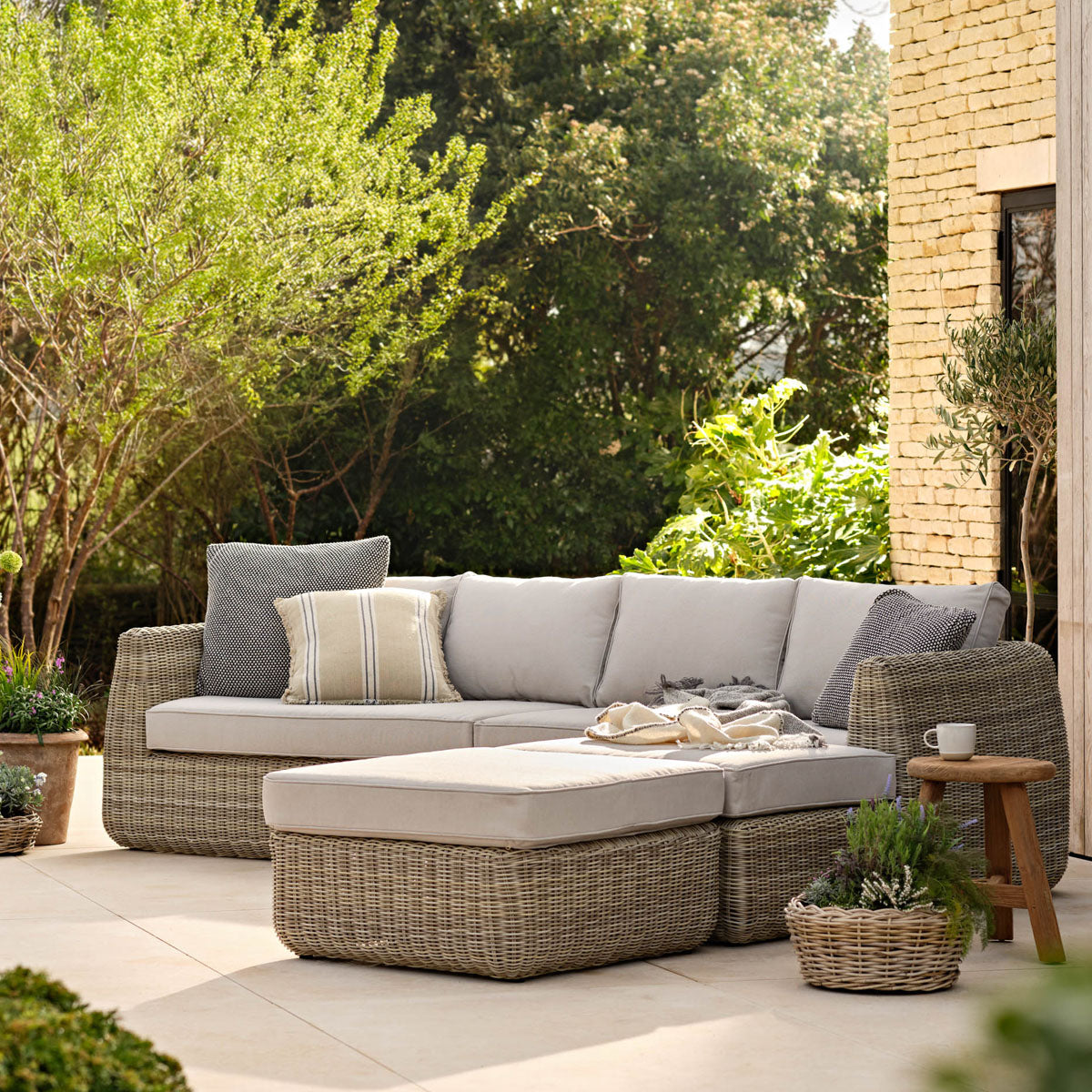 Garden Trading Skala Corner Sofa Set Light Rattan