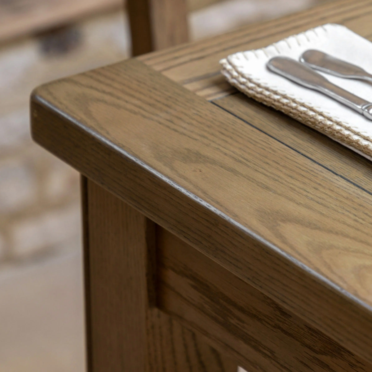 Gallery Direct Hardwick Extending Dining Table