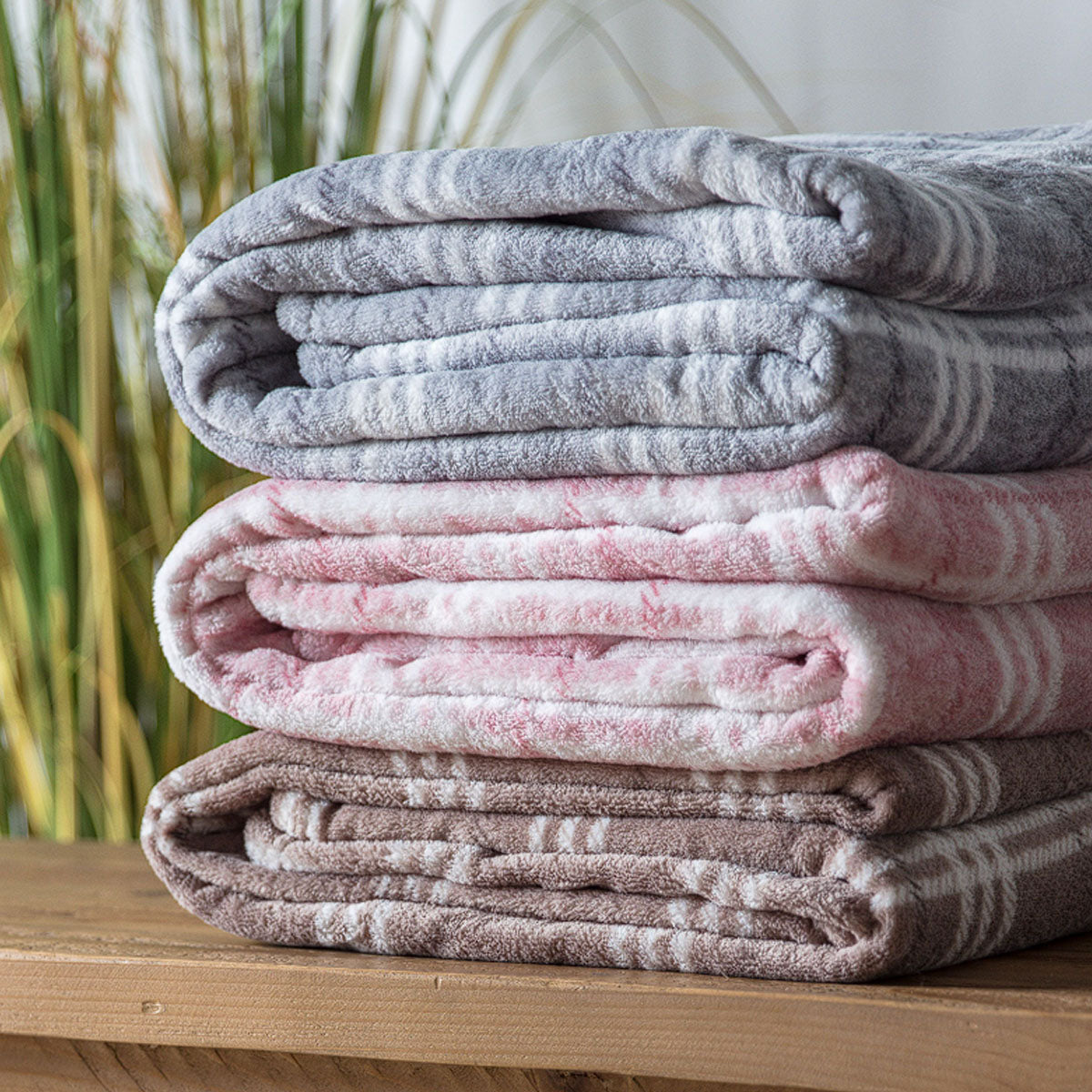 Gallery Direct Checkmate Rolled Fleece