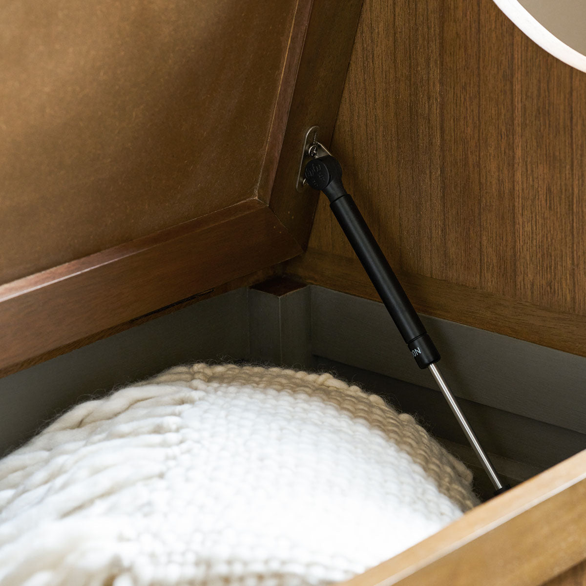 Garden Trading Walcote Hallway Storage Bench Natural
